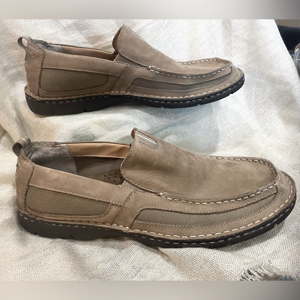 Mens Clarks tan xtra light loafer size 9.5